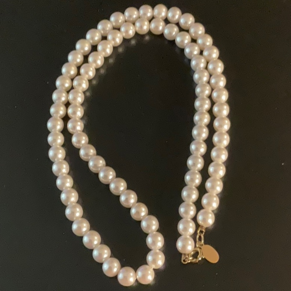 Vintage Park Lane 24” length single strand Pearl Necklace.